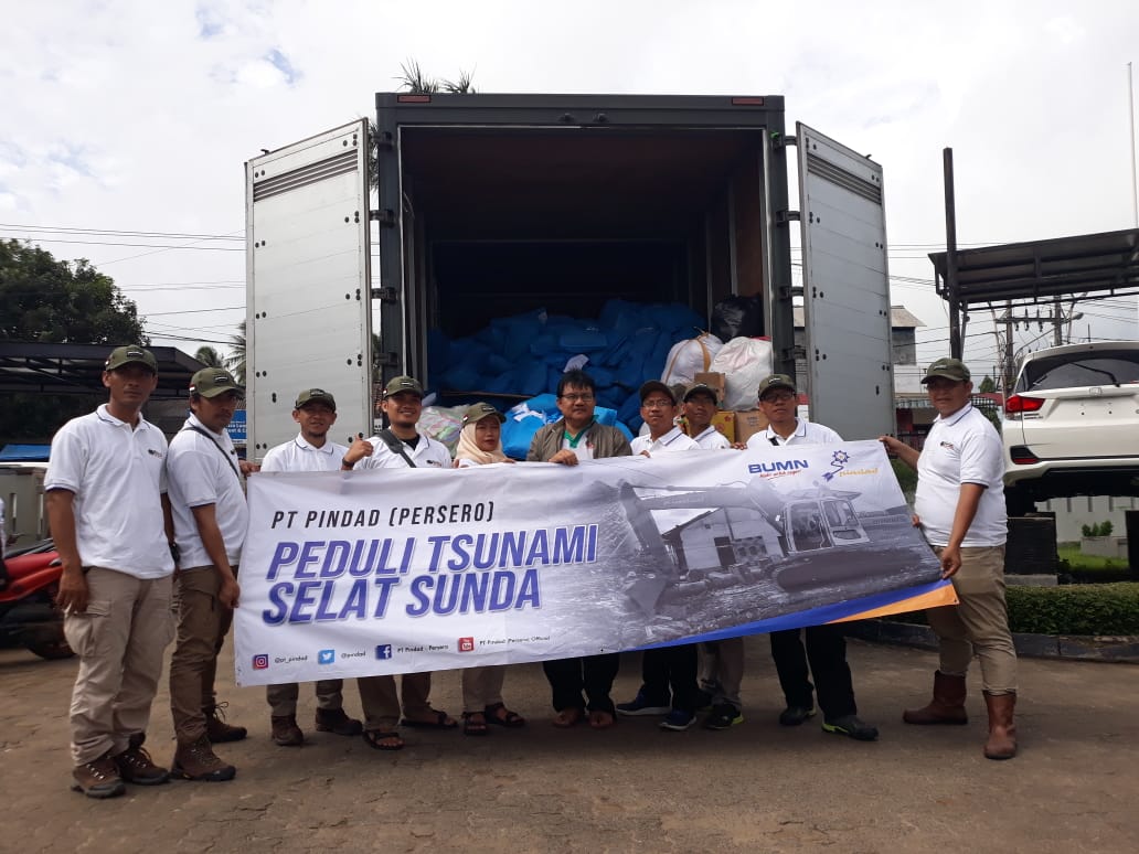 Pindad Serahkan Bantuan Untuk Korban Bencana Tsunami Selat Sunda