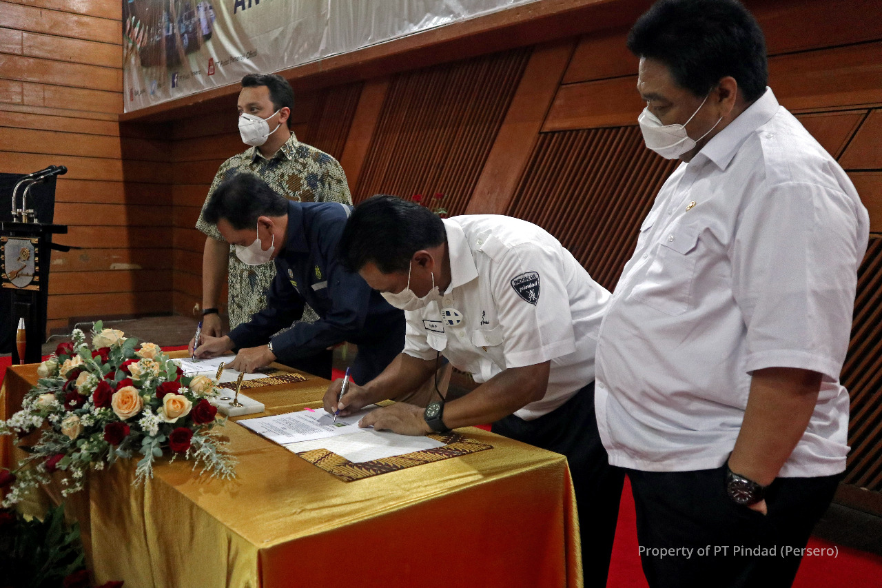 Pindad Tandatangani Nota Kesepahaman dengan BPH Migas di Bidang Pengawasan Pendistribusian Bahan BBM dan Gas Bumi