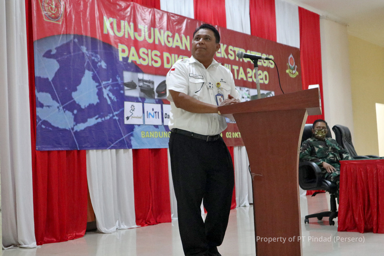 Dirut Pindad Berikan Materi Pengembangan Indhan Nasional di Sesko TNI