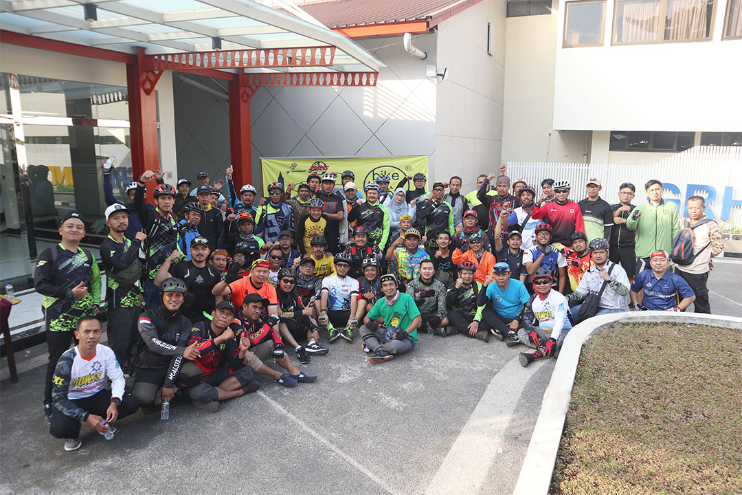 Puncak Harteknas 2016, Booth Pindad Ramai Dikunjungi Pengunjung