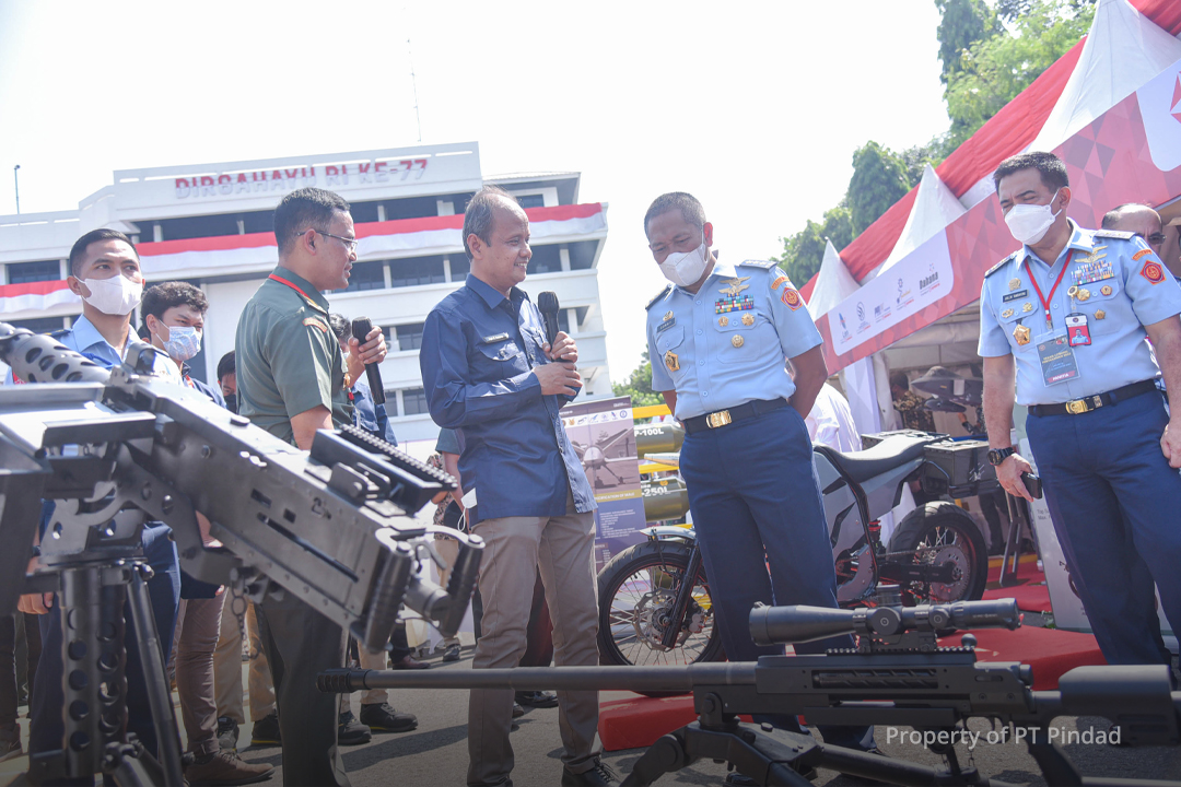 Sekjen Kemhan RI Apresiasi Produk Inovasi Pindad pada Pekan Litbang Pertahanan 2022