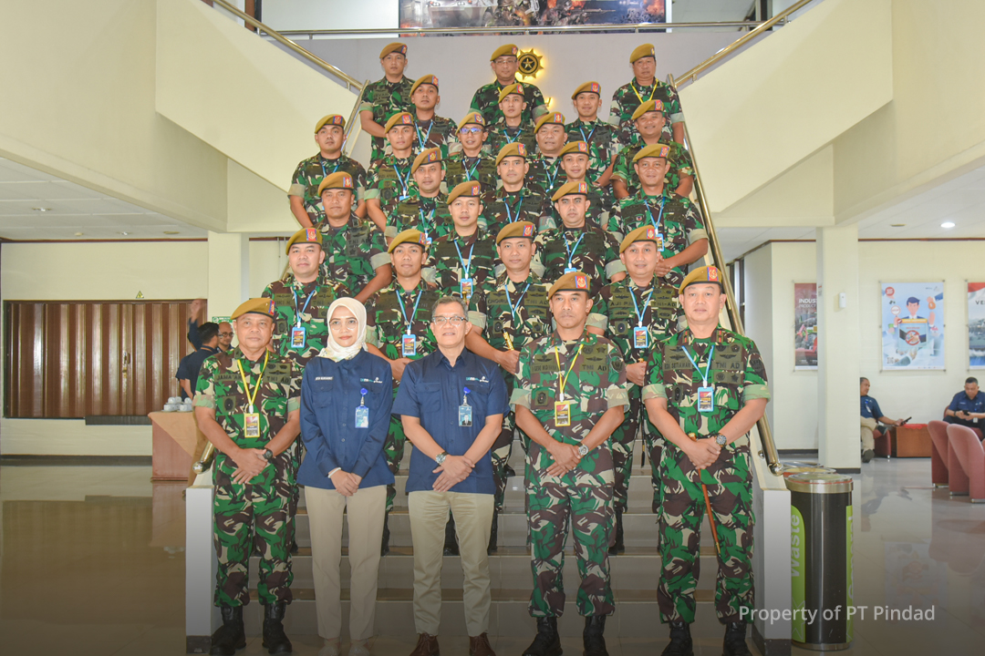 Tingkatkan Wawasan Produk, Wadanpussenarhanud Kunjungi Pindad