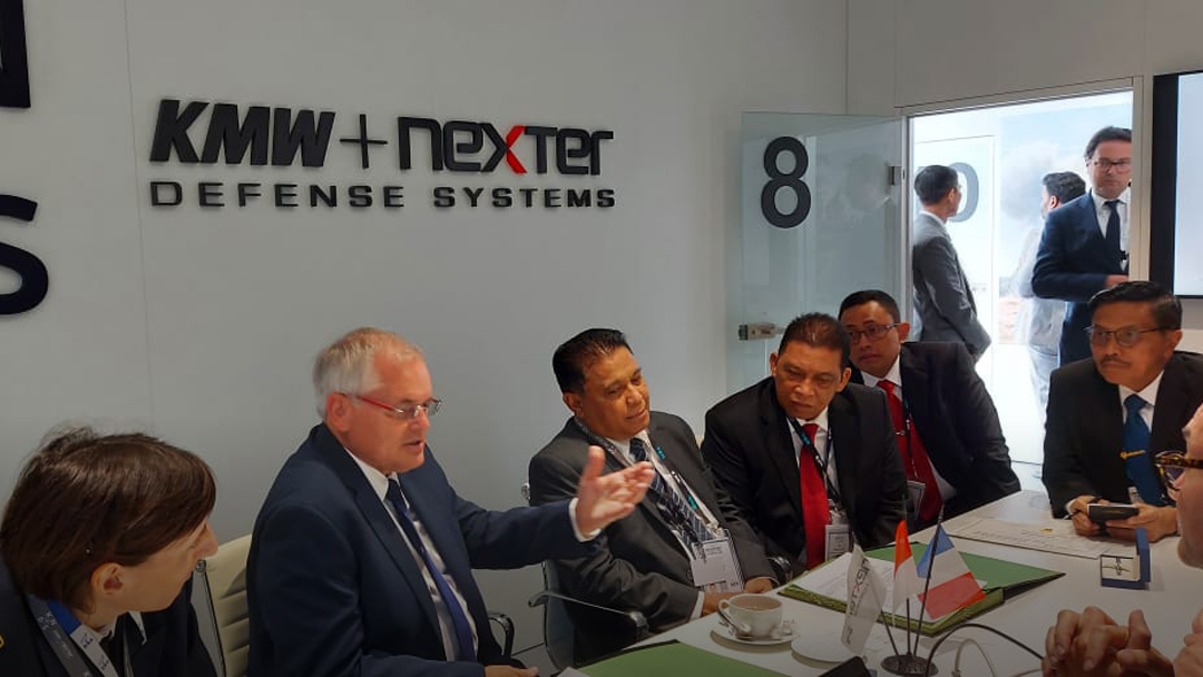 PT Pindad - Nexter Jalin Kerjasama Terkait Amunisi Tank 120 mm Generasi Terbaru untuk TNI