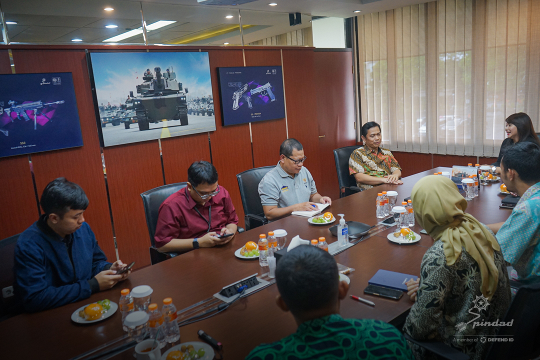 Deputi V Kemenko Perekonomian Tinjau Perkembangan PT Pindad