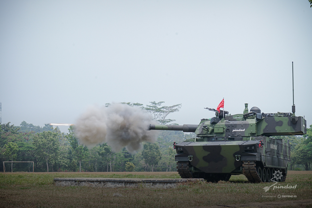 Dihadiri Danpussenkav, PT Pindad Sukses Laksanakan Uji Tembak Medium Tank Harimau
