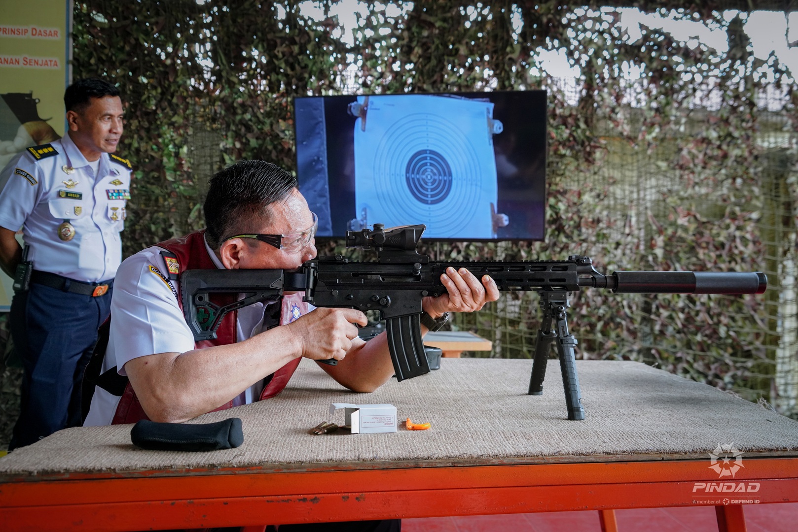Perdalam Potensi Kerja Sama Alutsista Laut, Bakamla RI Jajal Performa Senjata PT Pindad