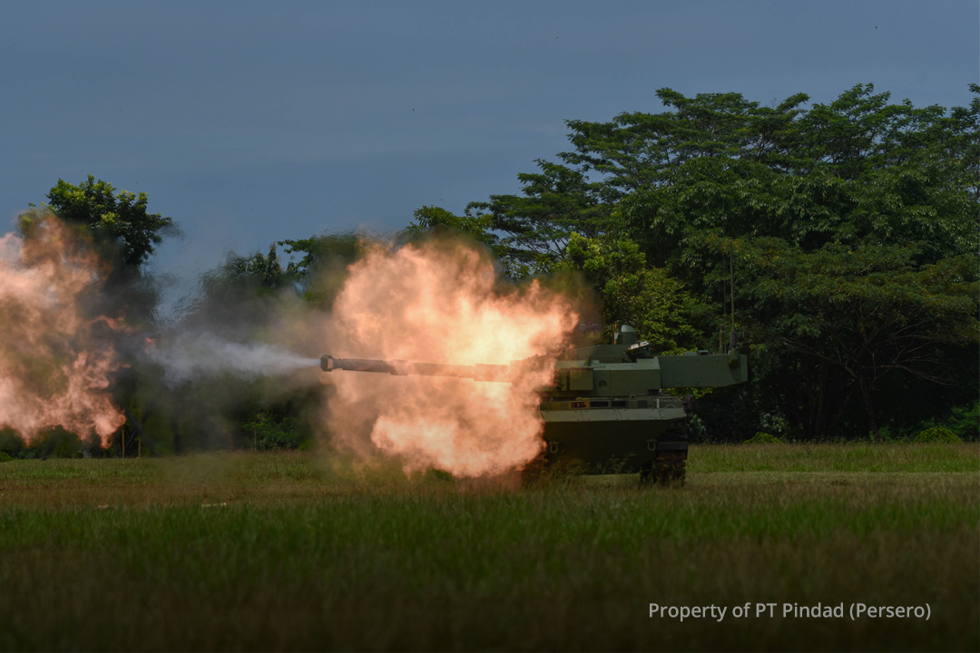 Pindad Sukses Lakukan Uji Tembak Medium Tank Harimau Kanon 105mm