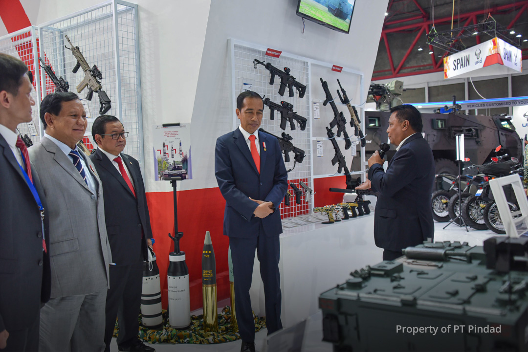 Presiden RI Mengapresiasi Produk Unggulan PT Pindad Pada Gelaran Indo Defence 2022