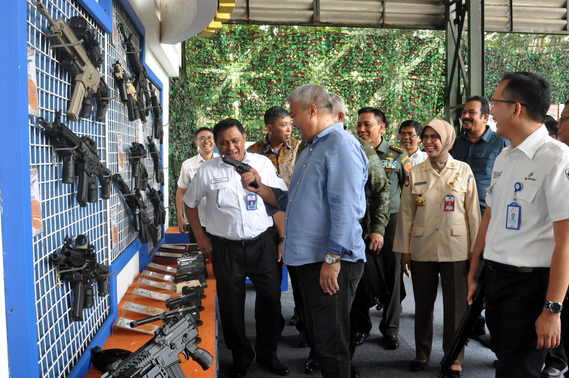 Tindak Lanjut MoU RI - Philipina, Delegasi Filipina Kunjungi Pindad