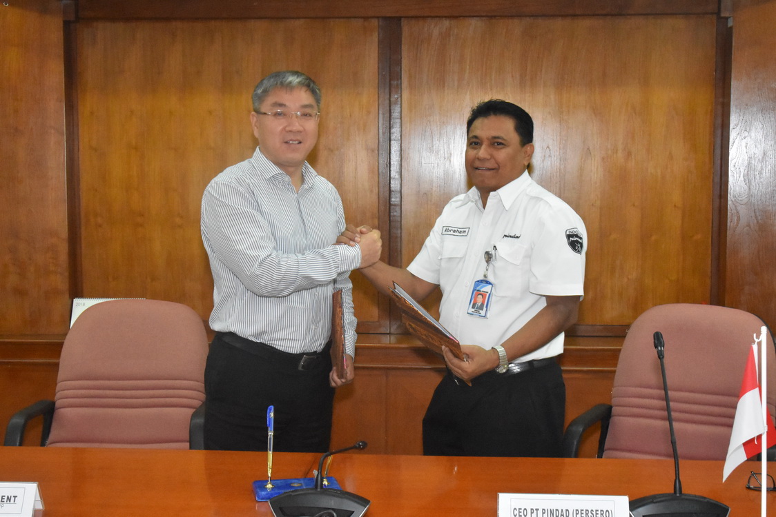 Pindad Teken MoU dengan Weichai di Bidang Kendaraan Listrik dan Alat Berat 