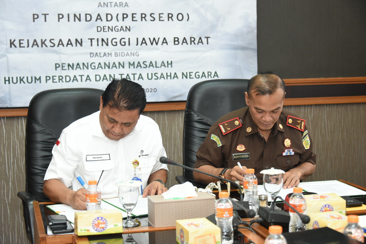 Pindad Tandatangani NK Bidang Perdata & Tata Usaha Negara Dengan Kejaksaan Tinggi Jawa Barat