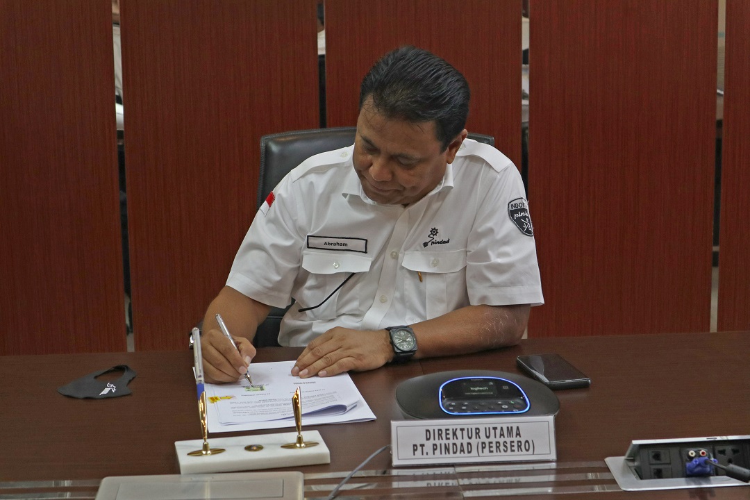 Pindad Jalin Kerjasama dengan PT ICDX Logistik Berikat Terkait Ekskavator