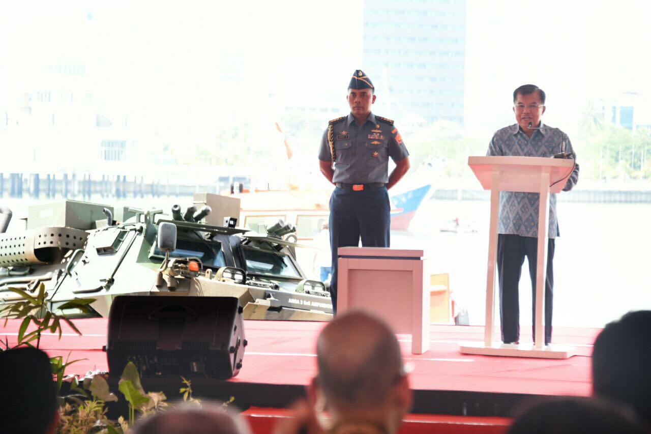 Peringati Hakteknas, Pindad Tampilkan Anoa Amphibious serta Berbagai Produknya