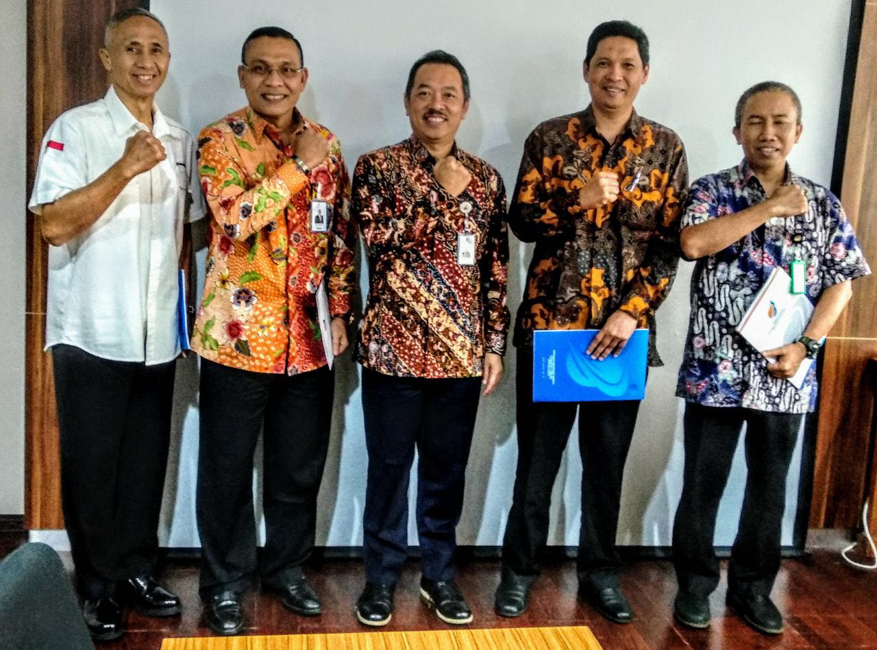 Penyerahan SK Pergantian Direktur Keuangan & Administrasi PT Pindad (Persero)