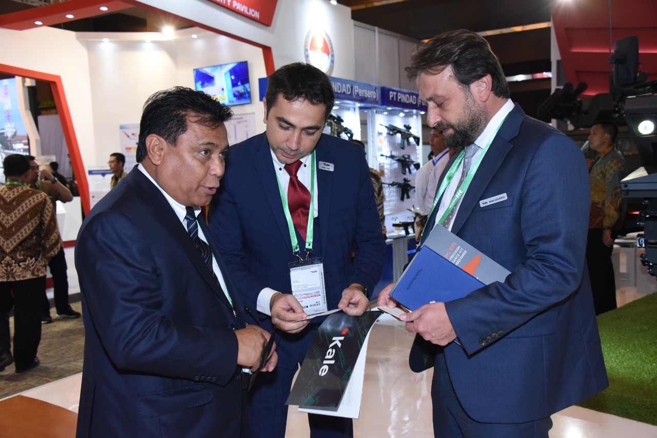 Pindad Tantatangani Berbagai MoU Strategis Di Indodefence 2018