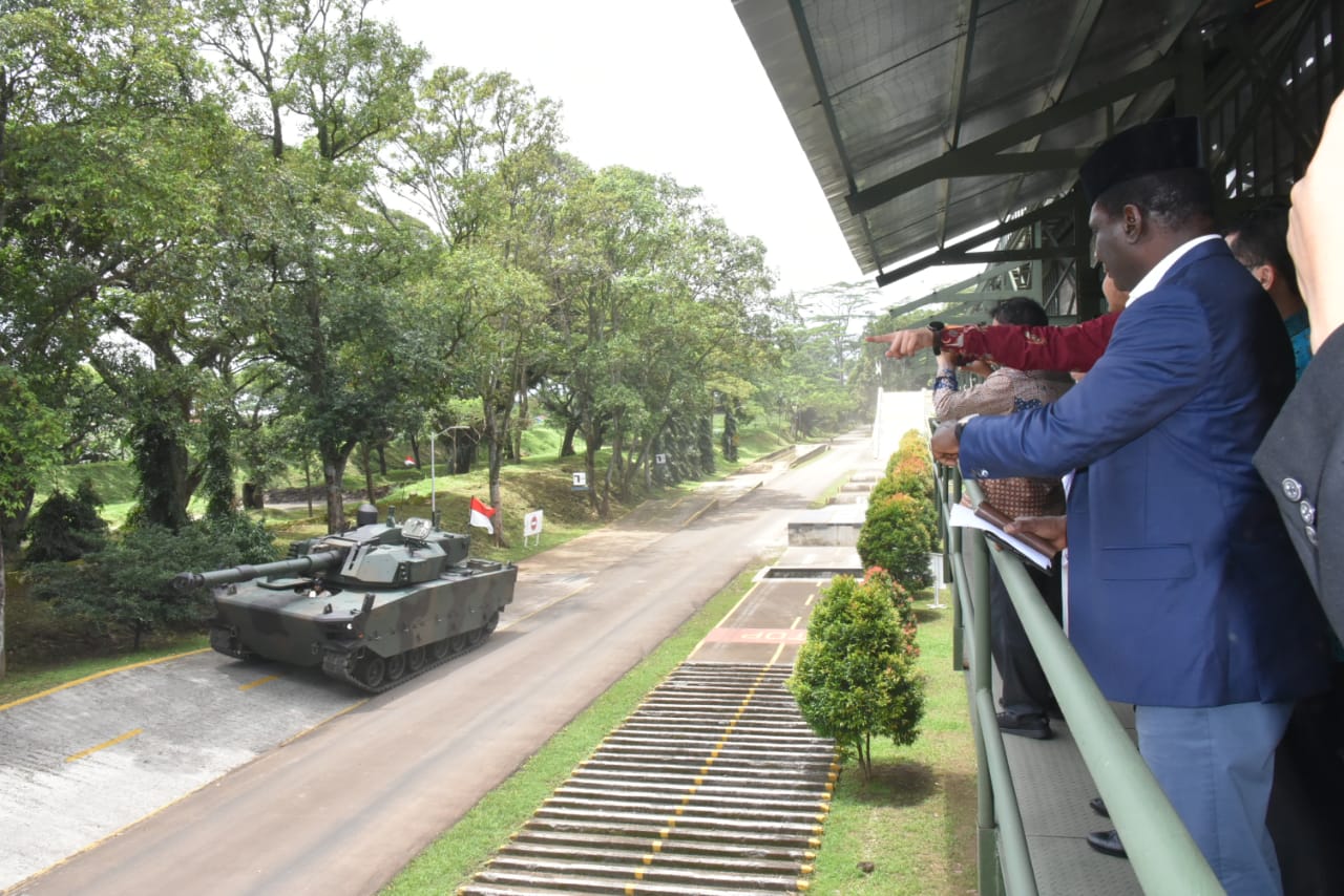Menteri Bappenas Senegal Tertarik Produk Pindad