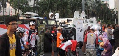 Anoa dan Komodo PT Pindad (Persero) di Car Free Day &nbsp;Hakteknas 2013
&nbsp;
&nbsp;