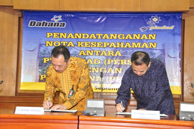 Sinergi Pindad-Dahana di Bidang Propelan
