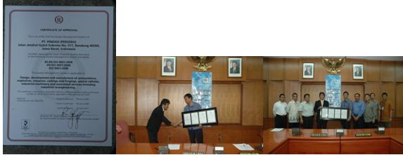 LRQA LIMITED MENYERAHKAN SERTIFIKAT SMM KORPORAT ISO 9001 : 2008 KEPADA PT. PINDAD