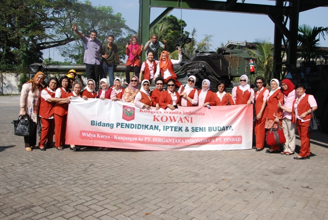 PT Pindad (Persero) Dikunjungi Kongres Wanita Indonesia